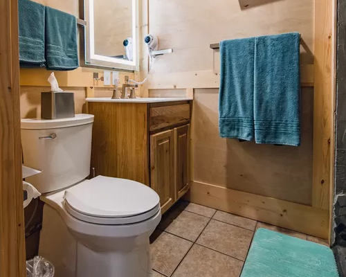 Studio bathroom