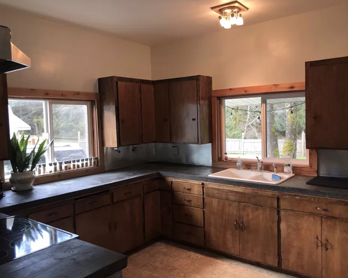 Fully stocked kitchen