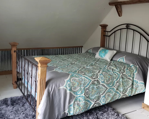 King bedroom in the loft